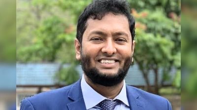 বিড়িতে সুখ টানের মধ্যেও দাঁড়িপাল্লায় ভোট চাইতে বলা প্রার্থীকে শোকজ