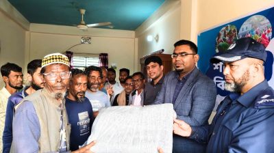 শীতার্তদের পাশে পরশুরাম প্রেসক্লাব, শতাধিক কম্বল বিতরণ