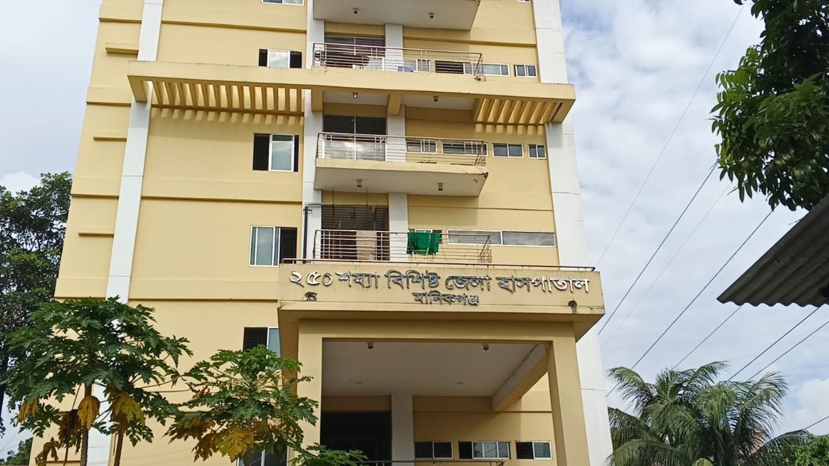 হাসপাতালে গৃহবধূকে ধর্ষণের অভিযোগ ২ আনসার সদস্য আটক