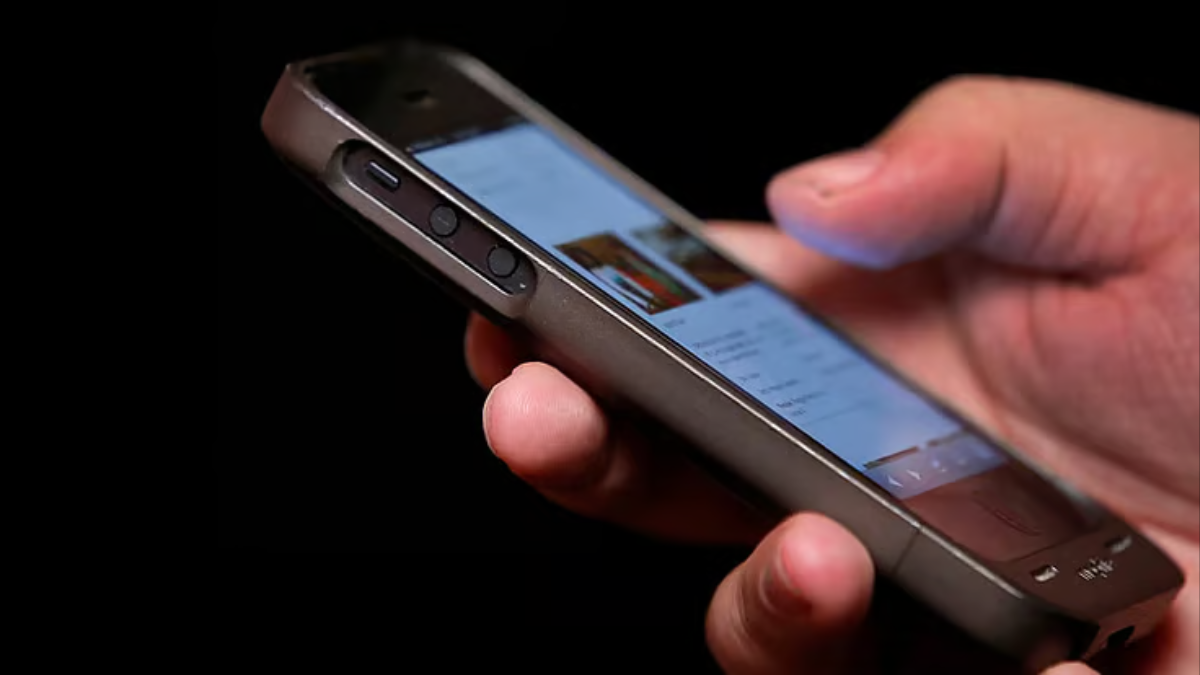 মুঠোফোন আমদানিতে শুল্ক কমল ৬০%