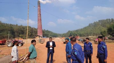 লামায় দুই ইটভাটার মালিককে ৫ লাখ টাকা জরিমানা