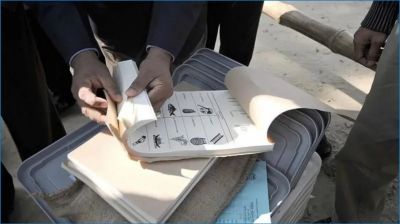 ‘হ্যাঁ’ ভোটের প্রচারণা, গণভোটে সরকারের ভূমিকা প্রশ্ন তৈরি  করছে?