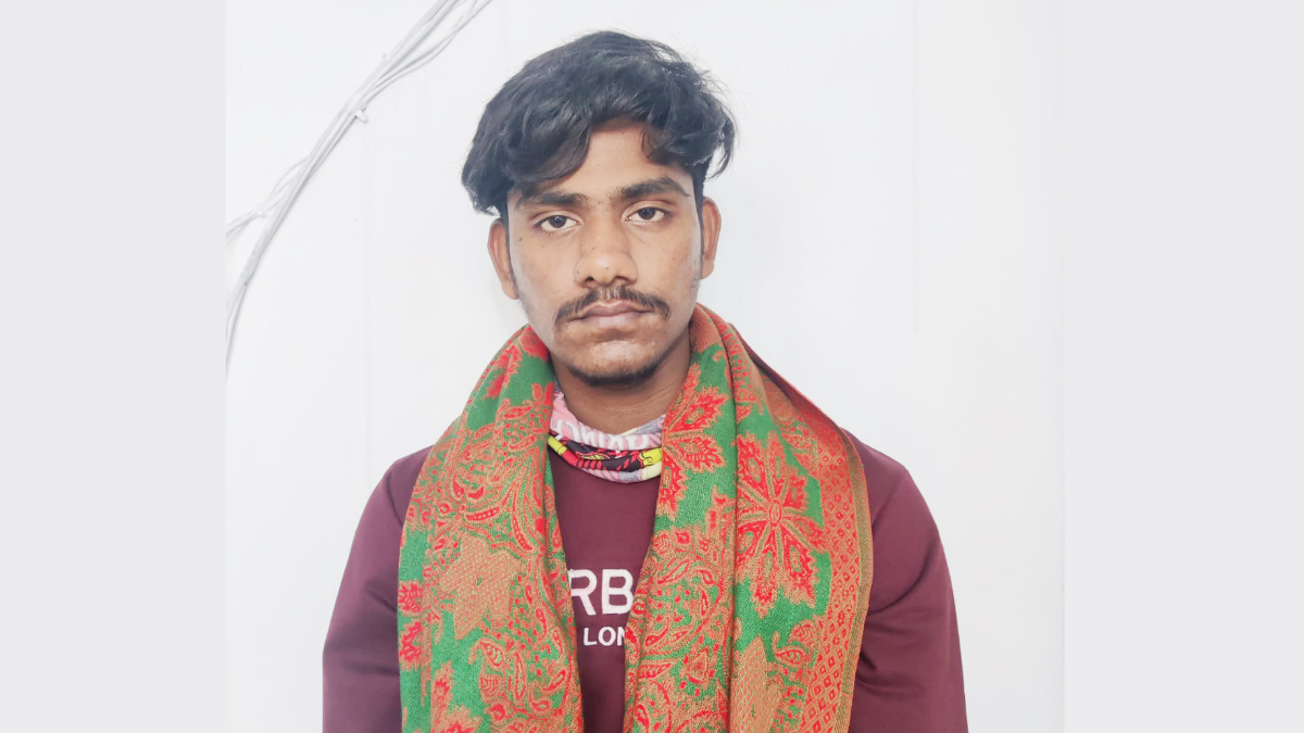 লালমোহনে স্ত্রীকে বালিশ চাপায় হত্যা, স্বামী আটক