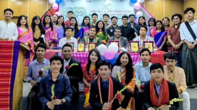 কুবিতে আদিবাসী ছাত্র সংসদের নবীনবরণ ও প্রবীণ বিদায় অনুষ্ঠিত