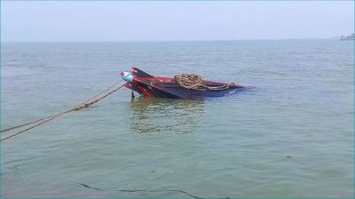 মেঘনায় ট্রলারডুবি : ১০ দিন পর ৩ জেলের মরদেহ উদ্ধার