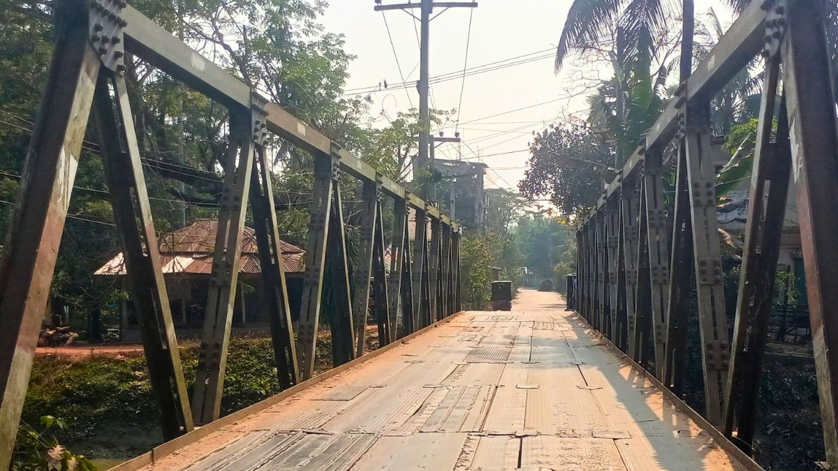 পিরোজপুরে কচুয়াকাঠী বেইলি ব্রিজ এখন মরণফাঁদ