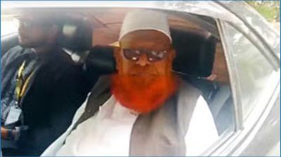 পলাতক বাচ্চু রাজাকারের আত্মসমর্পণ