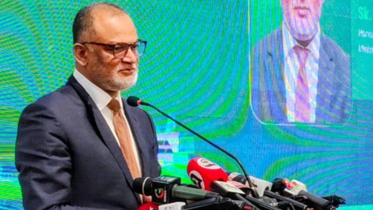 ‘২০৩০ সালের মধ্যে ১০০ বিলিয়ন ডলার রপ্তানির লক্ষ্যমাত্রা’