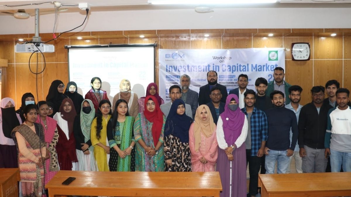 গোবিপ্রবি’তে পুঁজিবাজারে বিনিয়োগ নিয়ে কর্মশালা অনুষ্ঠিত