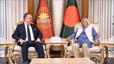 ১২ ফেব্রুয়ারির নির্বাচন হবে ভবিষ্যতের মানদণ্ড : মার্কিন রাষ্ট্রদূতকে প্রধান উপদেষ্টা