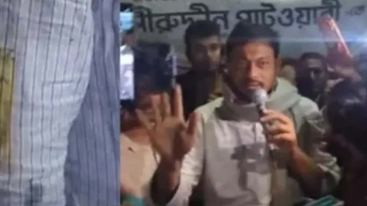 নাসীরুদ্দীন পাটওয়ারীর গণসংযোগে ডিম নিক্ষেপ