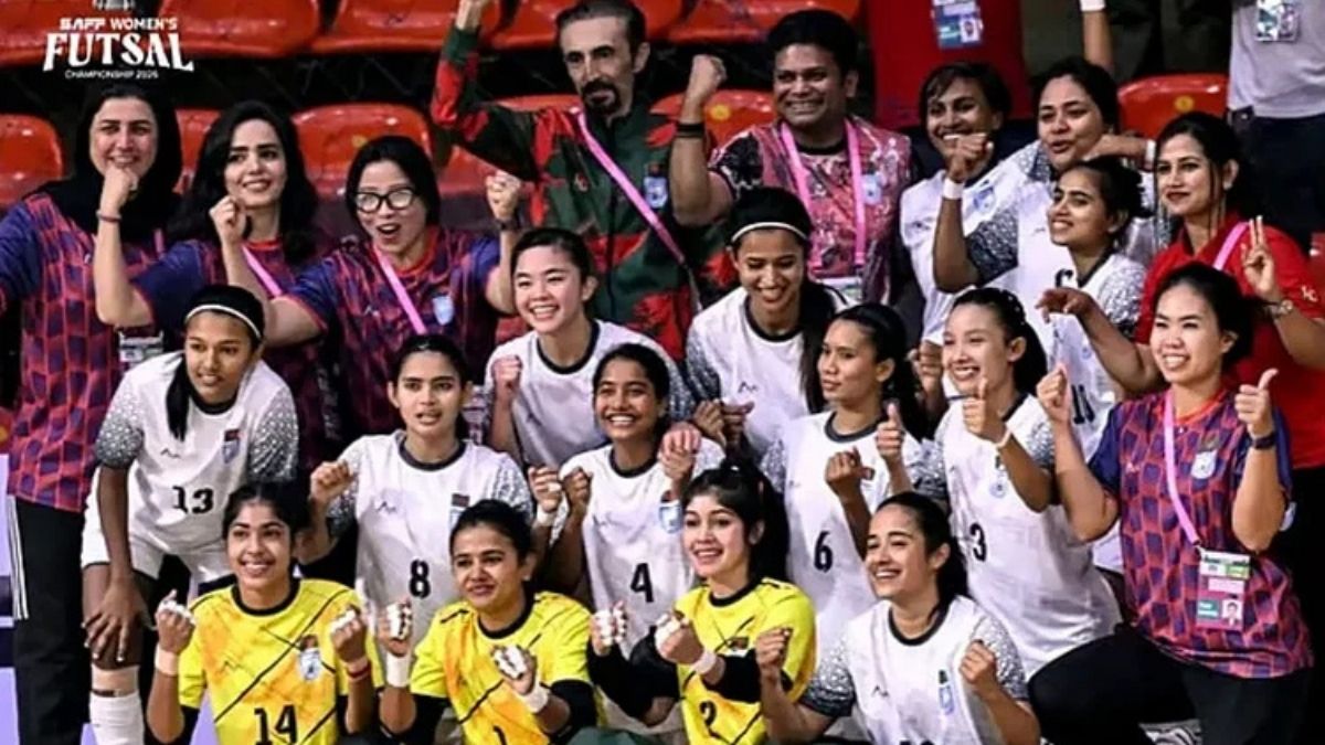 সাফ ফুটবল জেতায় বাংলাদেশ নারী দলকে তারেক রহমানের অভিনন্দন