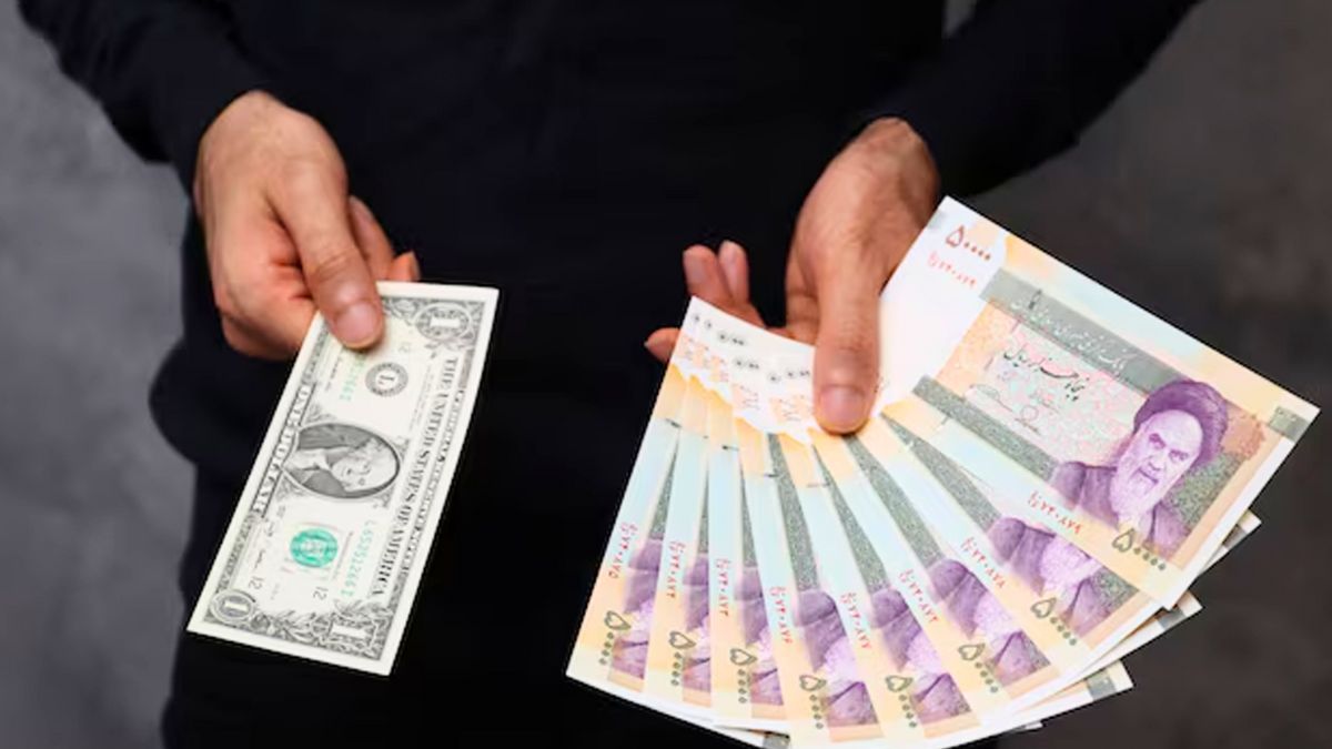 অর্থনৈতিক সংকটে ইরানি মুদ্রা রিয়ালের অবিশ্বাস্য পতন