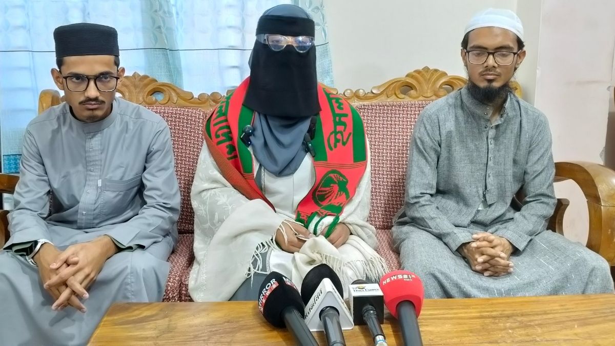 হাত পাখার নারী কর্মীদের ওপর জামায়াতের হামলা, আহত ৩