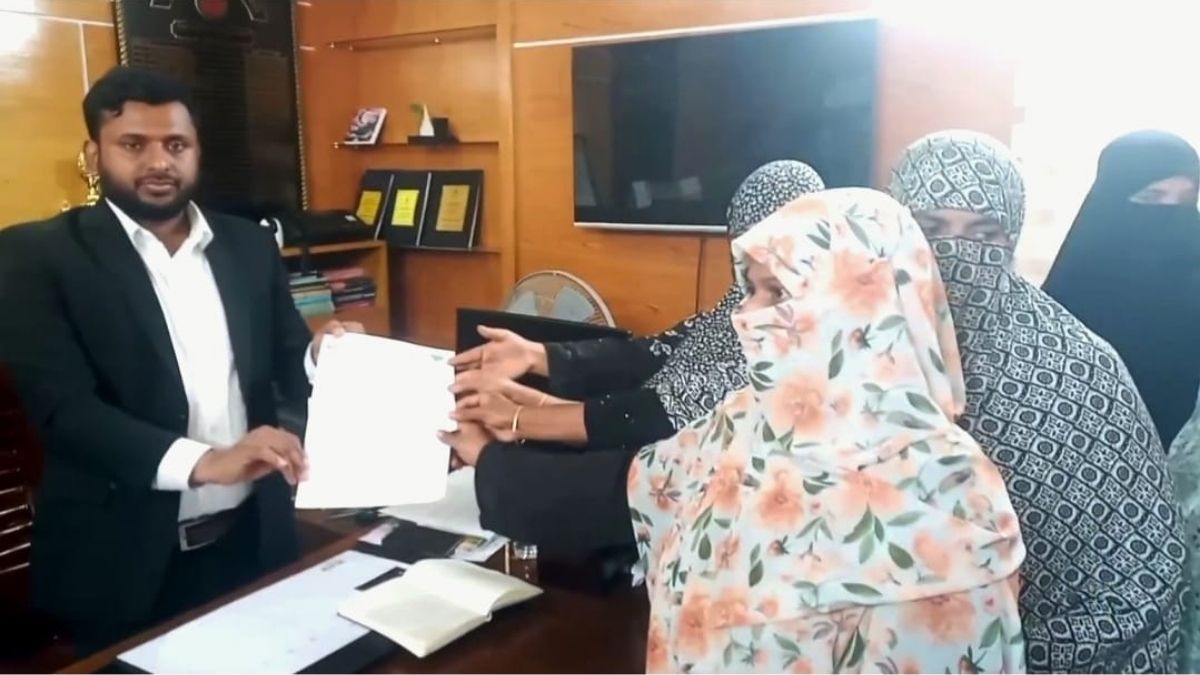 সীতাকুণ্ডে নির্বাচনী প্রচারণাকালে নারী কর্মীকে হেনস্তার অভিযোগ