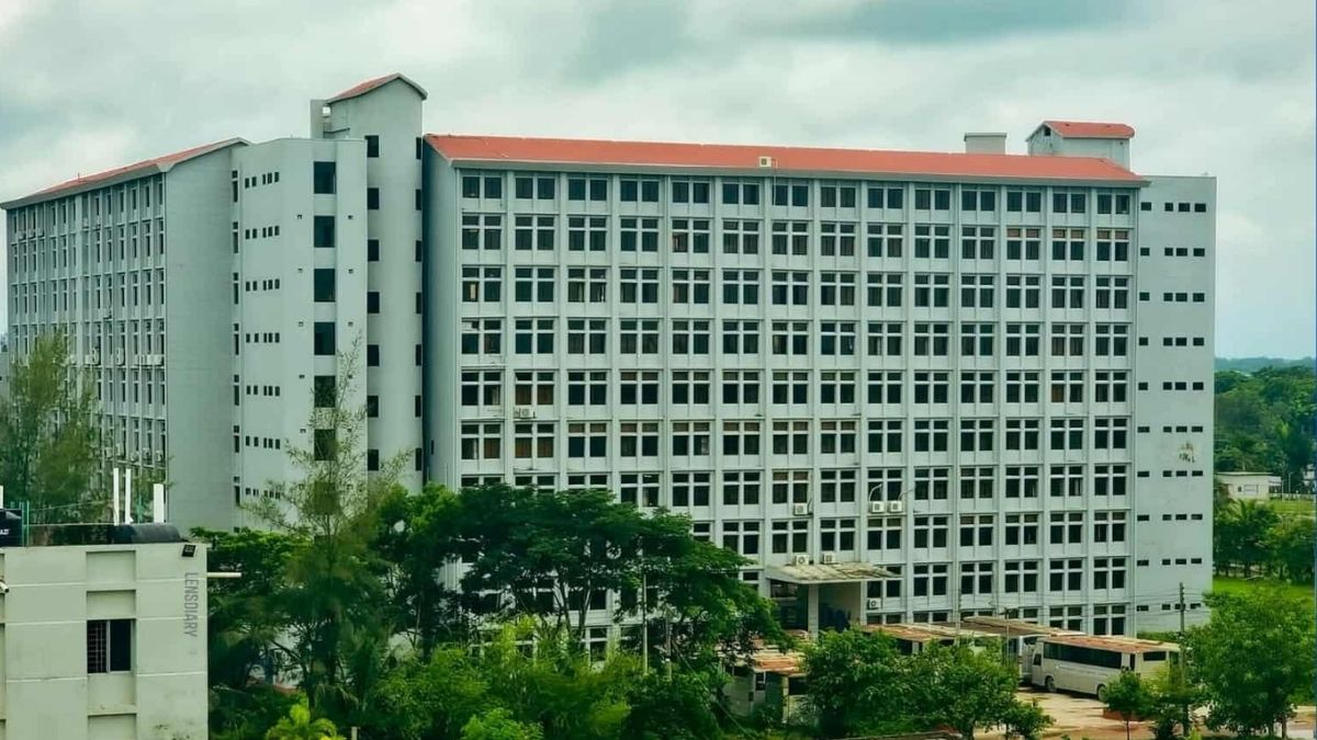 সনাতন পদ্ধতিতে গোপালগঞ্জ বিজ্ঞান ও প্রযুক্তি বিশ্ববিদ্যালয়