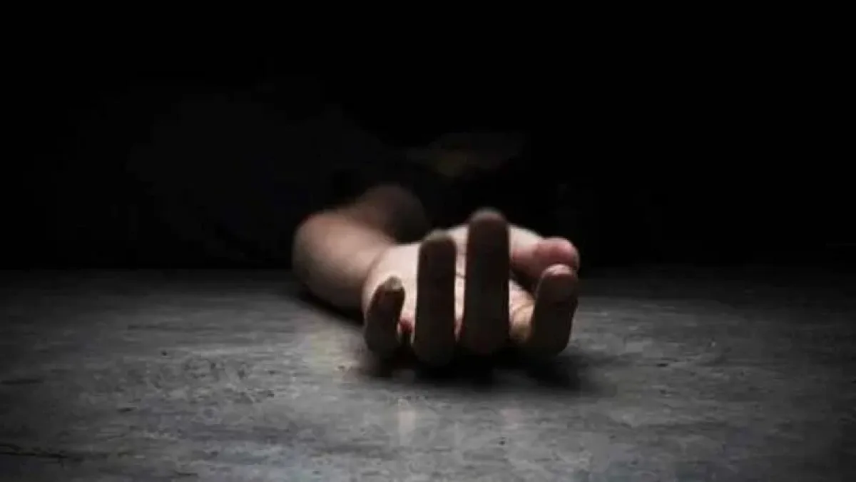 দনিয়ার বাসা থেকে নারীর লাশ উদ্ধার, হত্যার অভিযোগ