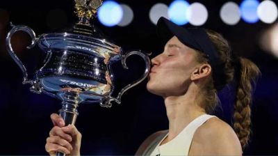 সাবালেঙ্কাকে হারিয়ে অস্ট্রেলিয়ান ওপেনের শিরোপা জিতলেন রিবাকিনা