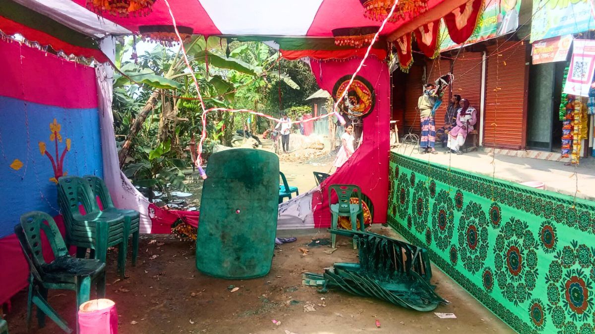 কুষ্টিয়ায় বিএনপি প্রার্থীর নির্বাচনী ক্যাম্পে অগ্নিসংযোগ