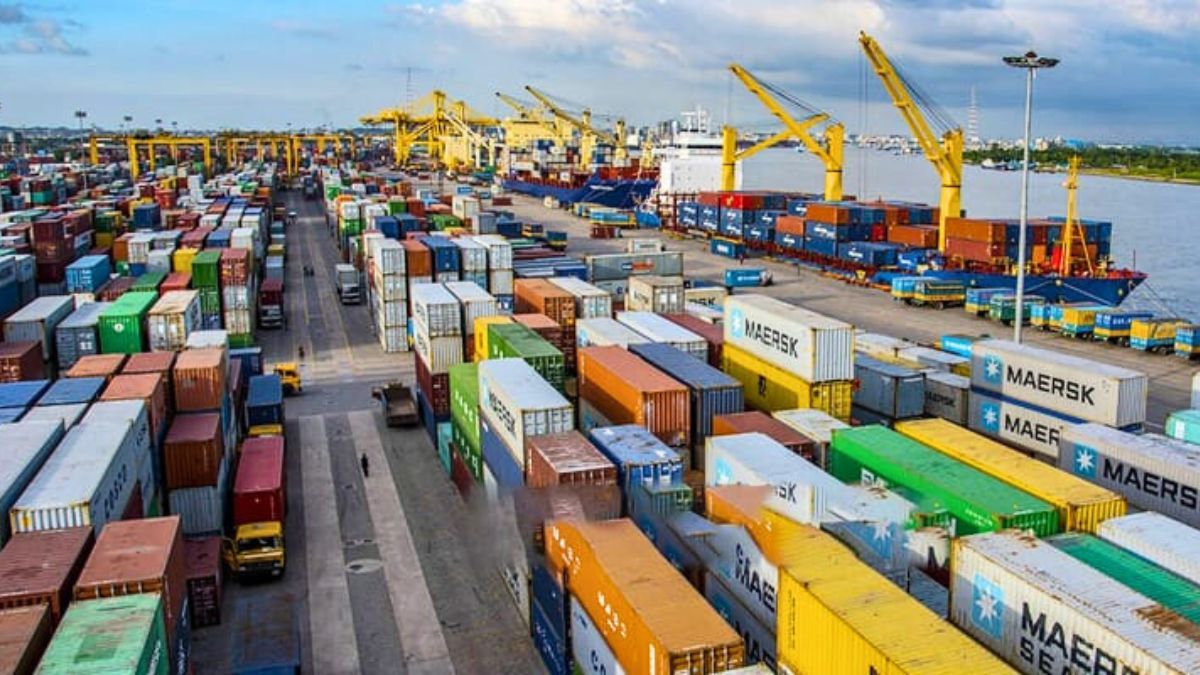 চট্টগ্রাম বন্দরে কর্মবিরতি অব্যাহত, জাহাজজটের আশঙ্কা