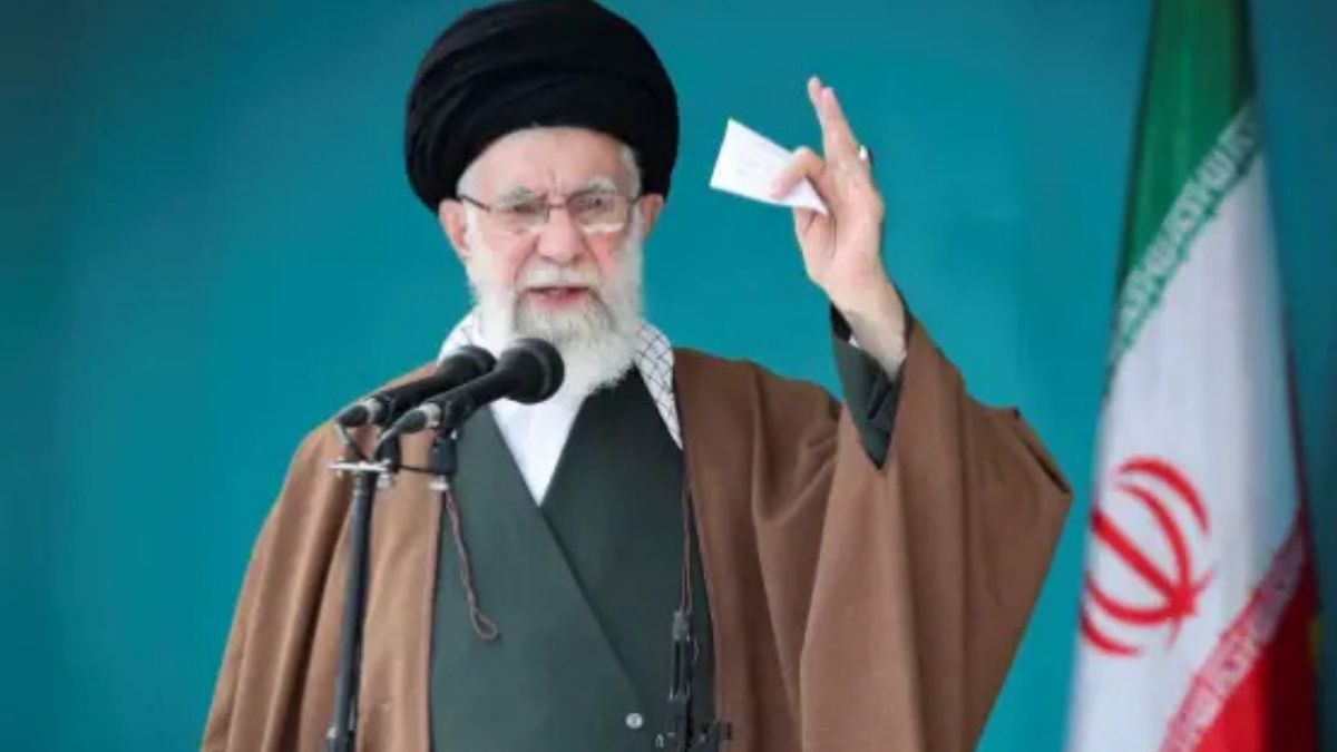 মার্কিন আক্রমণের সম্ভাবনা : আঞ্চলিক যুদ্ধের হুঁশিয়ারি খামেনির