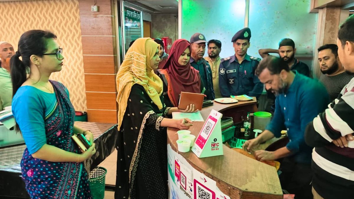 অস্বাস্থ্যকর পরিবেশে খাদ্য তৈরি, লক্ষ্মীপুরে ৩ প্রতিষ্ঠানকে জরিমানা