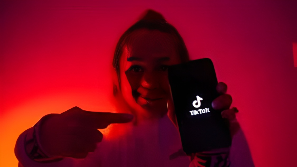 টিকটকের নেশা ধরানো ফিচার বন্ধের নির্দেশ ইউরোপীয় ইউনিয়নের