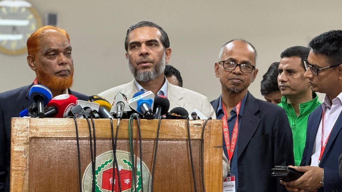 ‘প্রশাসন একদিকে হেলে পড়েছে, নির্বাচনের সুষ্ঠু পরিবেশ নেই’