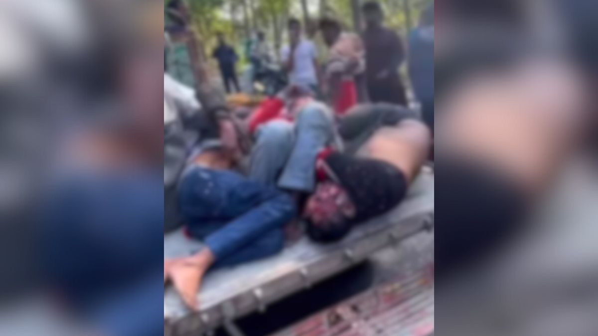 গোপালগঞ্জে বাস-ইজিবাইক সংঘর্ষে ২ যাত্রী নিহত