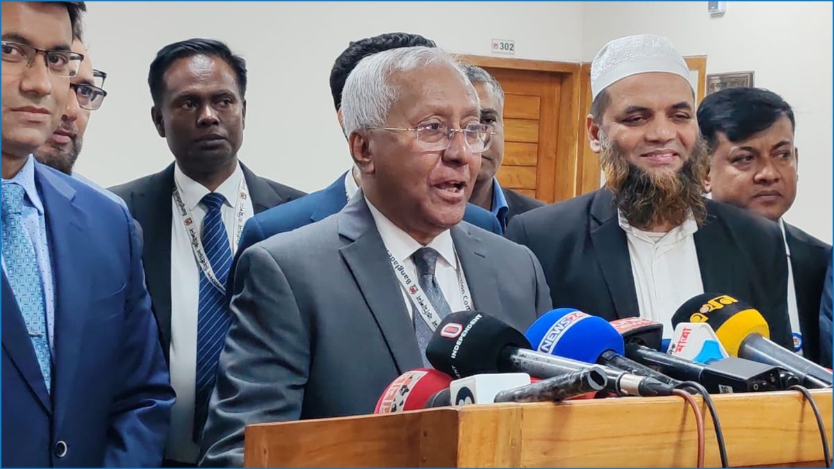 ভোটকেন্দ্রে নেওয়া যাবে মোবাইল, গোপন কক্ষে তোলা যাবে না ছবি