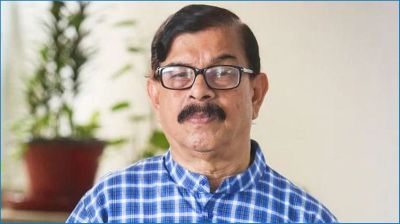 ঢাকা-১৮ আসন থেকে সরে দাঁড়ালেন মান্না