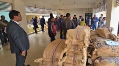 নির্বাচনী এলাকায় যাচ্ছে ব্যালট