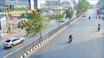মধ্যরাত থেকে সীমিত হচ্ছে যানচলাচল
