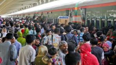 ভোটের ছুটিতে ঈদের মতো ভিড়, রিকুইজিশনে বাস সংকট