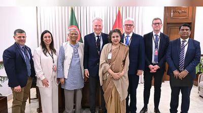 প্রধান উপদেষ্টার সঙ্গে চার বিদেশি পর্যবেক্ষক দলের সাক্ষাৎ