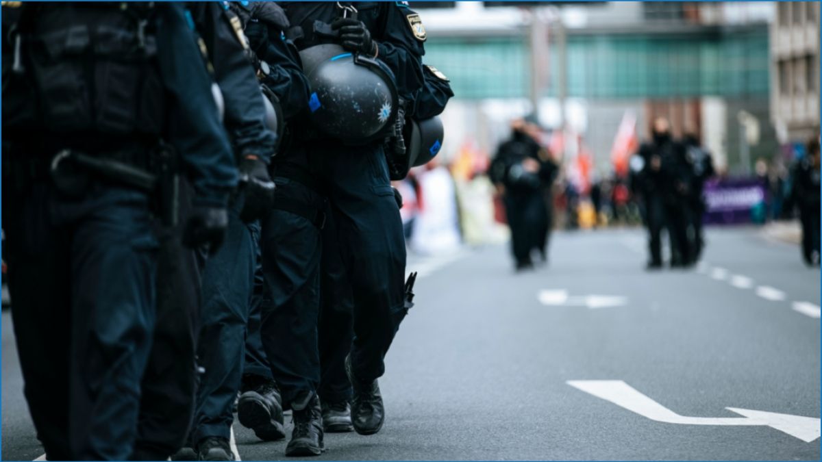 কানাডায় বন্দুকধারীদের হামলায় অন্তত ১০ জন নিহত