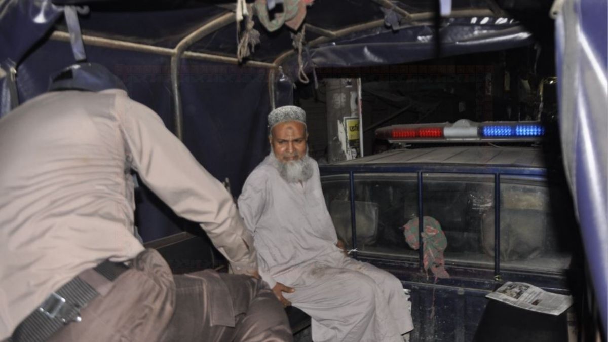 ভোট কেনার সময় জামায়াত নেতা আটক, ২ দিনের কারাদণ্ড