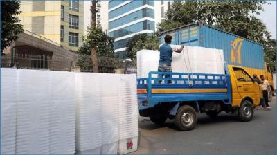 দেশের বিভিন্ন কেন্দ্রে পৌঁছাতে শুরু করেছে ব্যালট