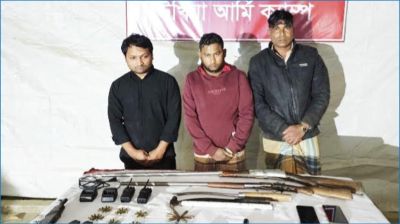 উখিয়ায় বিপুল অস্ত্র ও গোলাবারুদসহ আটক ৩