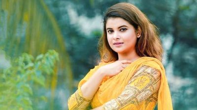 ভোটের আগে জানান ফাল্গুনে শাড়ি পরব না আবায়া, জিজ্ঞাসা শবনম ফারিয়ার