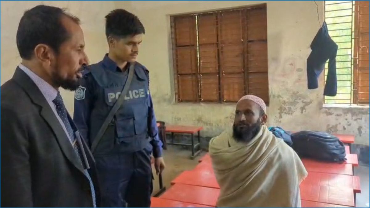 কুয়াকাটায় গোপন কক্ষে ব্যালটের ছবি তোলায় আটক ১