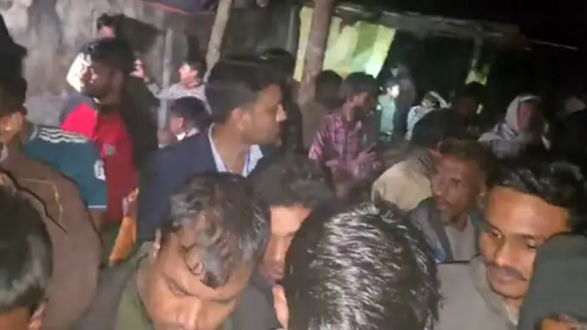 ভোট দেওয়ায় স্ত্রীকে তালাক দিলেন স্বেচ্ছাসেবক লীগ নেতা