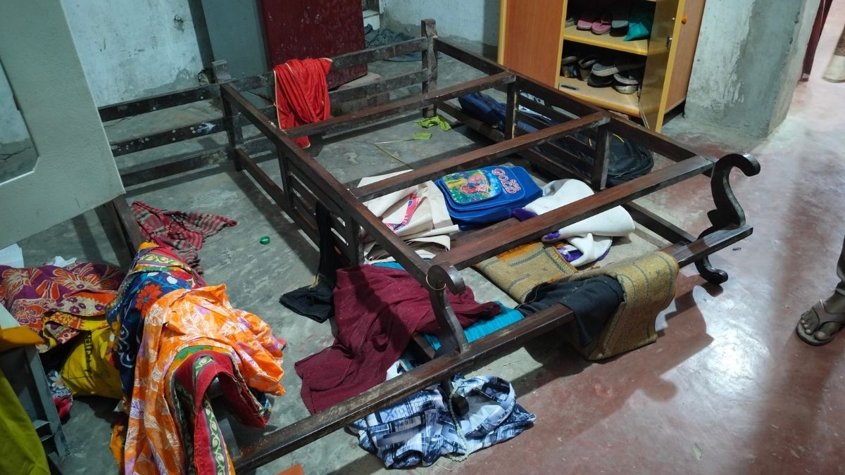 ঘরের মালামাল লুট করে তিন সন্তানের জননীকে সঙ্ঘবদ্ধ ধর্ষণ