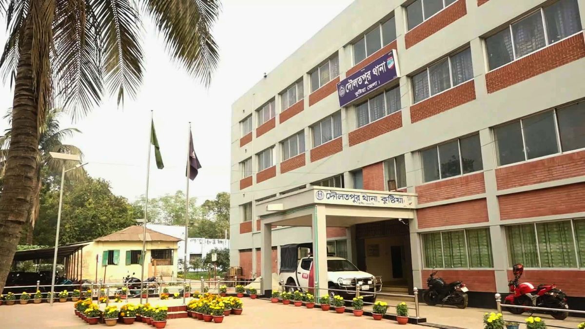 কুষ্টিয়ায় দুই পক্ষের গোলাগুলিতে আহত ৩