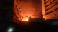 কারওয়ান বাজারে কাঠের দোকানে আগুন