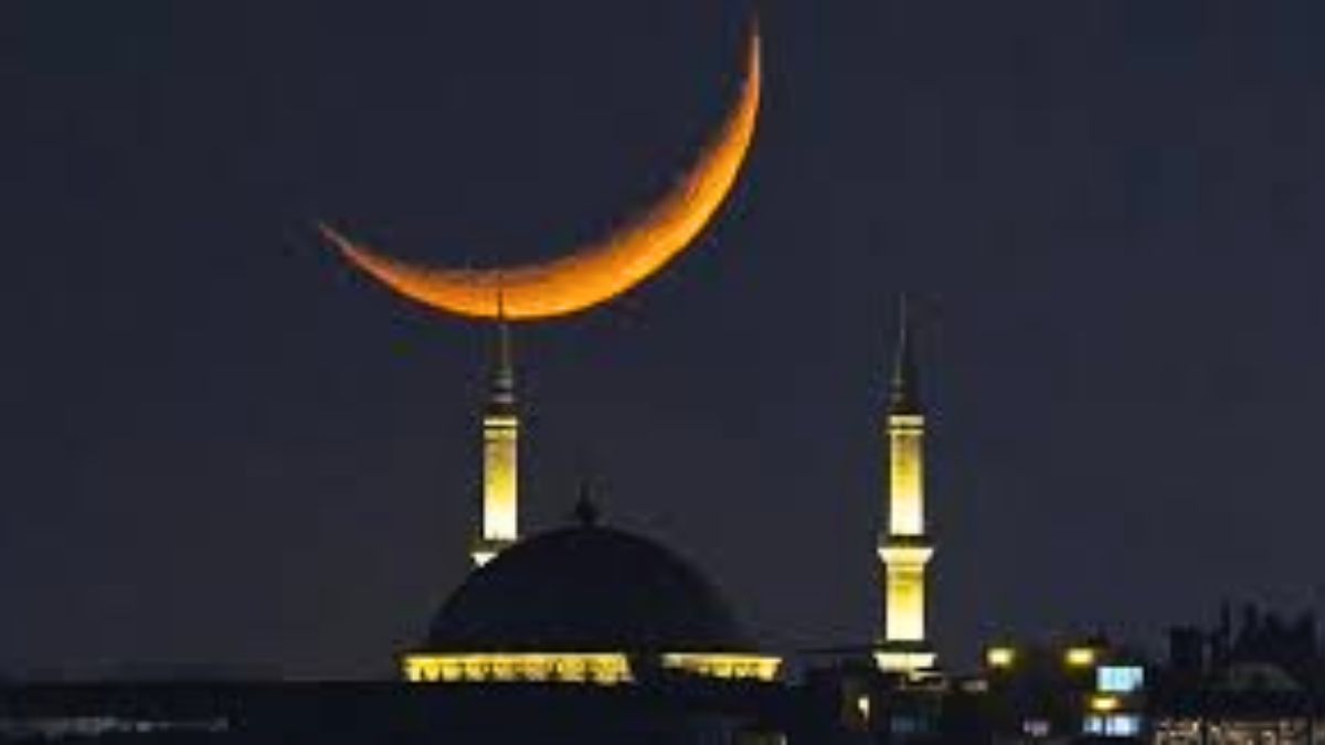 চাঁদ দেখা গেছে, কাল থেকে রোজা শুরু