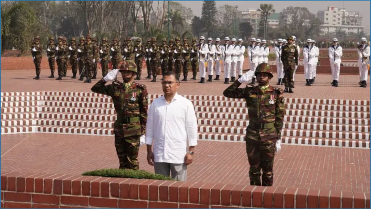 জাতীয় স্মৃতিসৌধে শ্রদ্ধা জানালেন প্রধানমন্ত্রী তারেক রহমান