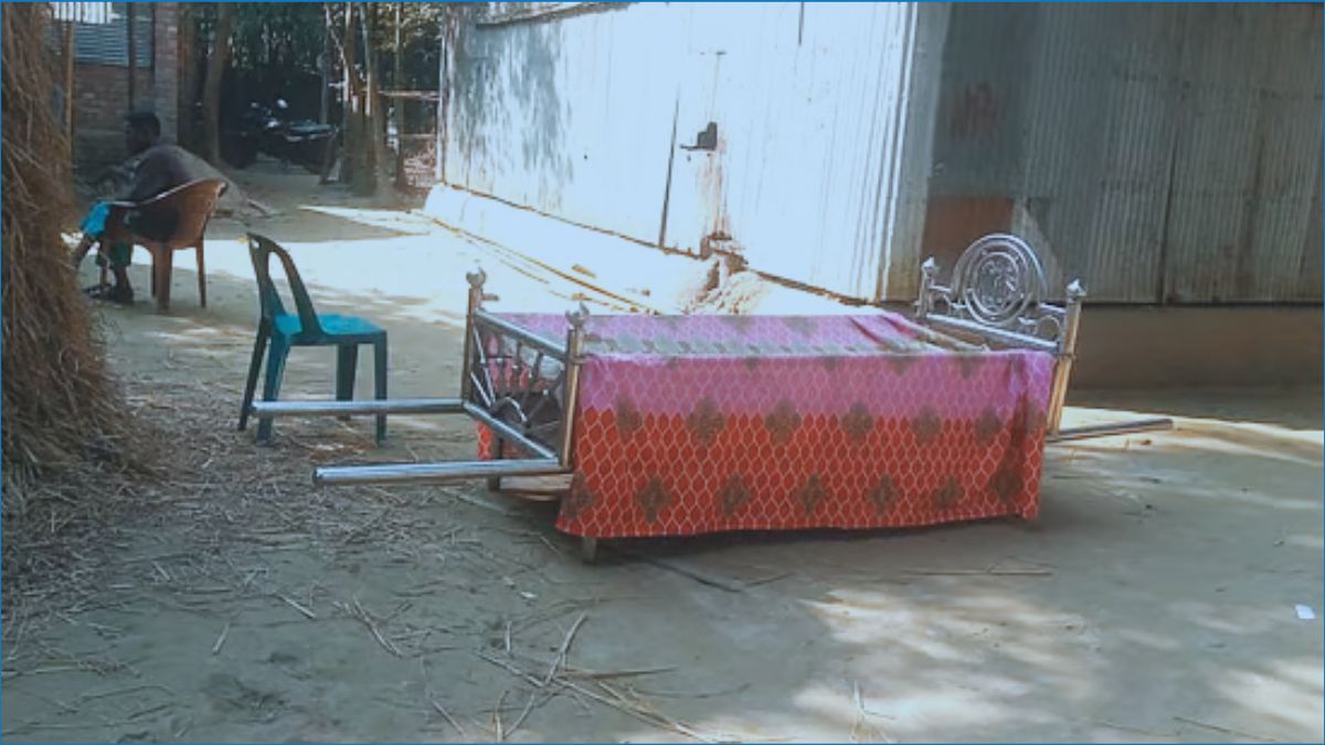 সম্পত্তি বিরোধে বাবার মরদেহ দাফনে আটকা ৩০ ঘণ্টা