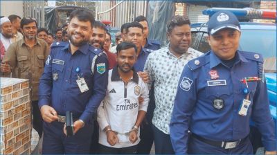 গ্রেপ্তারের পর হিরো আলম কারাগারে