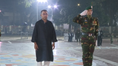 একুশের প্রথম প্রহরে ভাষা শহীদদের প্রতি প্রধানমন্ত্রীর শ্রদ্ধা